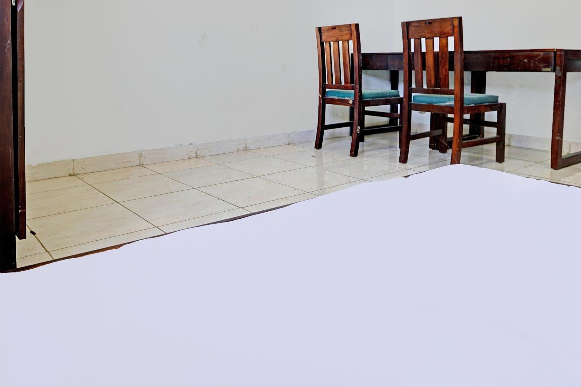 Spot On 92374 Penginapan Rusunawa Malang Exterior foto